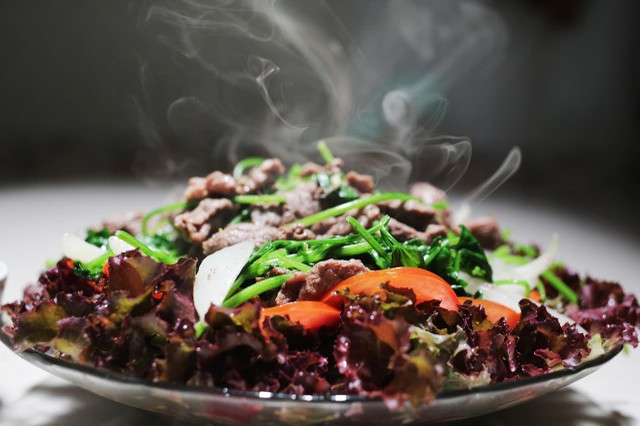 Vườn rau treo ngược trên trần nhà của chàng trai 9X ảnh 12