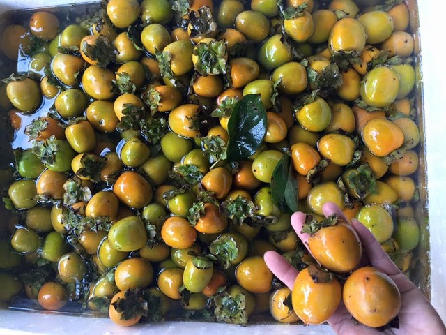 Ngày bán 2 tạ hồng giòn: Chị gái công sở lãi 3 triệu ảnh 1