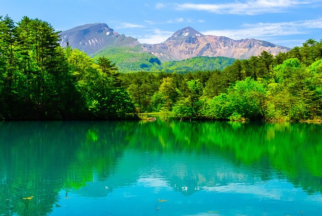 Lặng ngắm vẻ đẹp bình yên bất tận của hồ ngũ sắc Goshiki-numa ảnh 6