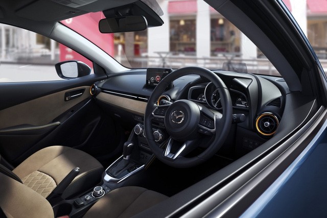Mazda trình làng phiên bản nâng cấp Mazda2 ảnh 12