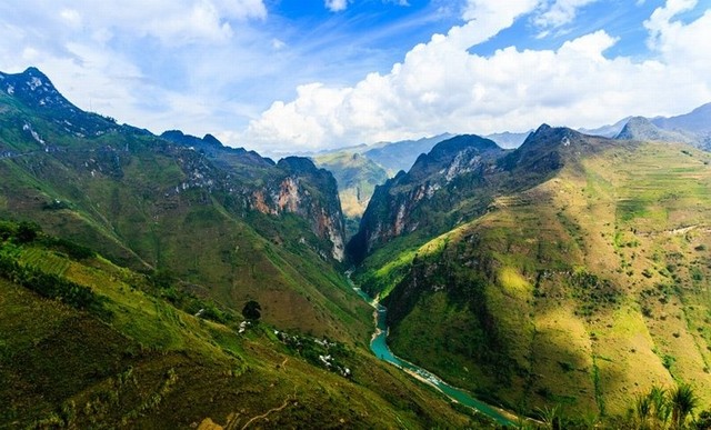 Nho Quế: Dữ dội và bình yên trên miền hoa đá ảnh 1