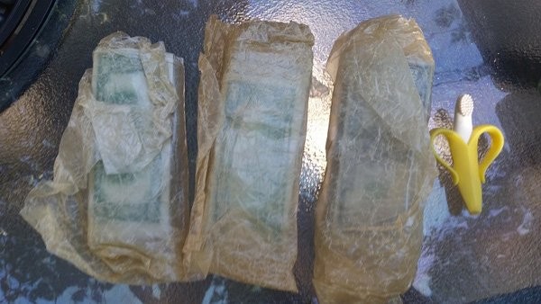 Vợ chồng trẻ bất ngờ tìm được hộp sắt cũ chứa 1 tỷ đồng ảnh 3