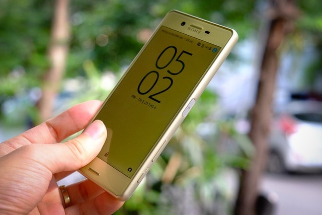 Loạt smartphone vừa giảm giá hàng triệu đồng ảnh 2