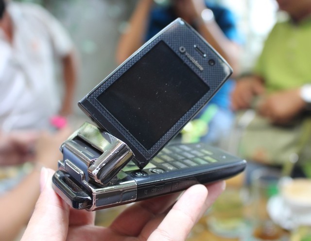 Chơi điện thoại Nhật cổ tại Sài Gòn ảnh 4