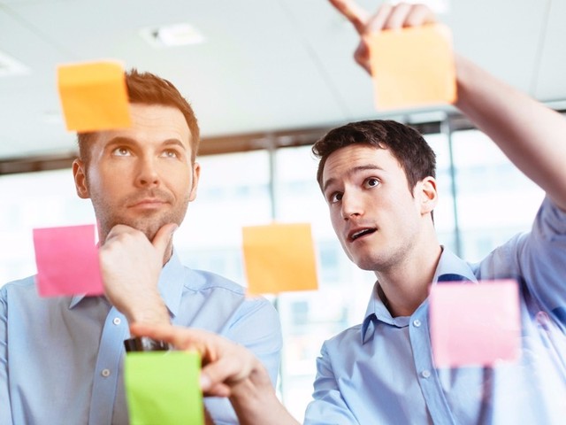 Xu hướng khởi nghiệp “trên vai người khổng lồ“ ảnh 1