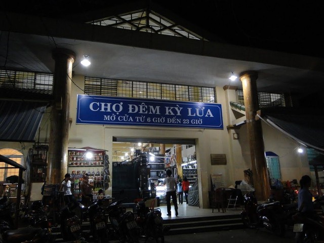 Những khu chợ đêm dọc theo chiều dài đất nước ảnh 2