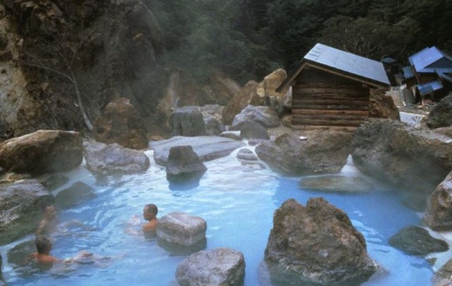 Các suối nước nóng tuyệt vời để chạy trốn mùa Đông ảnh 7