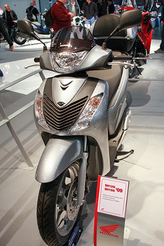 Vóc dáng Honda SH qua các thế hệ ảnh 9