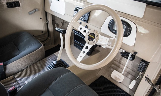 “Quái thú” 1976 Land Cruiser FJ 40 ảnh 4