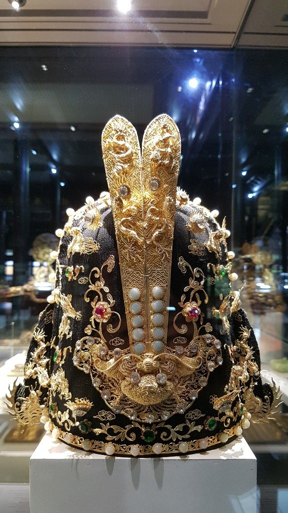 64 Bảo vật hoàng cung triều Nguyễn lần đầu về lại cố hương ảnh 9