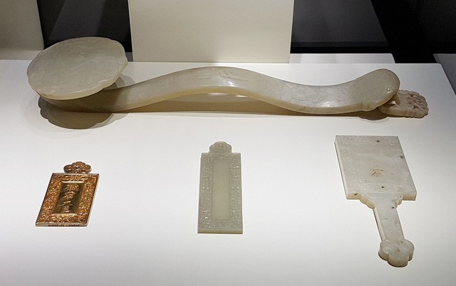 64 Bảo vật hoàng cung triều Nguyễn lần đầu về lại cố hương ảnh 12