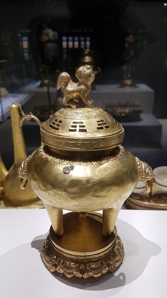 64 Bảo vật hoàng cung triều Nguyễn lần đầu về lại cố hương ảnh 17