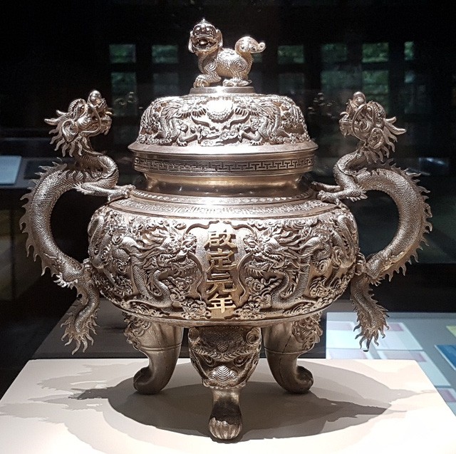 64 Bảo vật hoàng cung triều Nguyễn lần đầu về lại cố hương ảnh 18