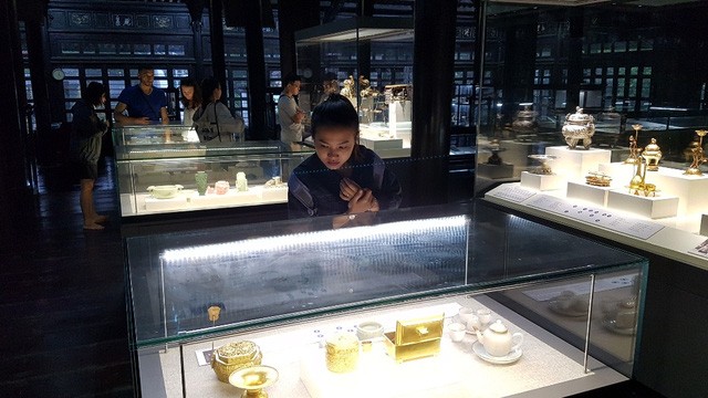 64 Bảo vật hoàng cung triều Nguyễn lần đầu về lại cố hương ảnh 22