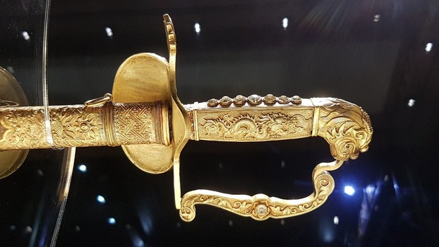 64 Bảo vật hoàng cung triều Nguyễn lần đầu về lại cố hương ảnh 5