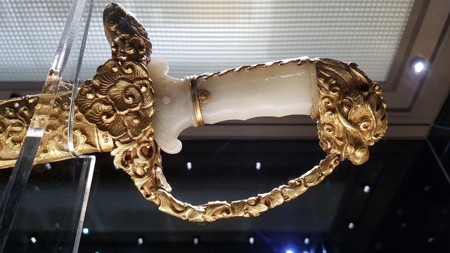 64 Bảo vật hoàng cung triều Nguyễn lần đầu về lại cố hương ảnh 6