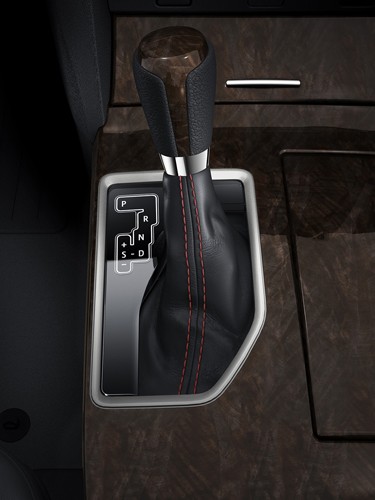 Toyota Camry mới giá từ 1,1 tỷ tại Việt Nam ảnh 4