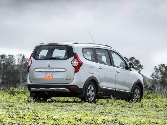 Ô tô Pháp 7 chỗ giá 320 triệu đồng ra thị trường ảnh 5