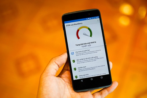 Những smartphone giảm giá mạnh dịp cuối năm ảnh 1