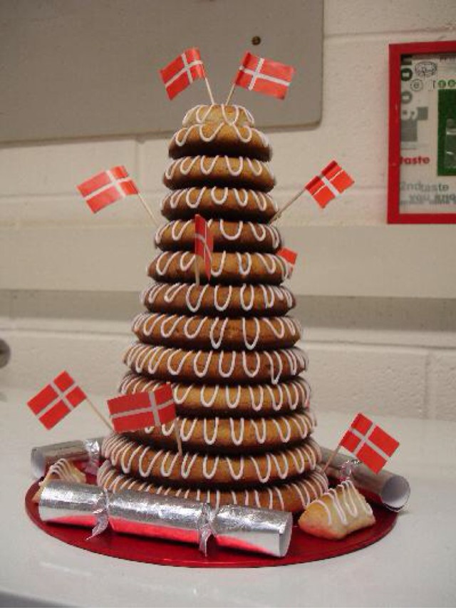 Những phong tục mừng năm mới kì lạ trên thế giới ảnh 2