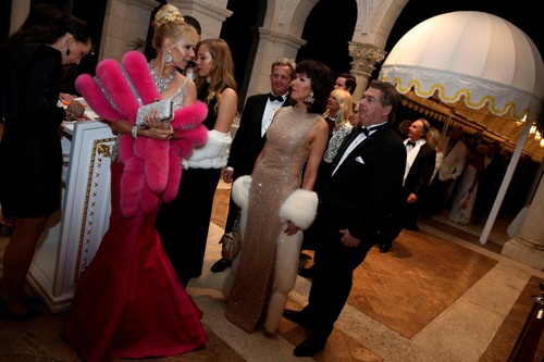 Tiệc đón năm mới tại biệt thự của Trump cháy vé ảnh 1