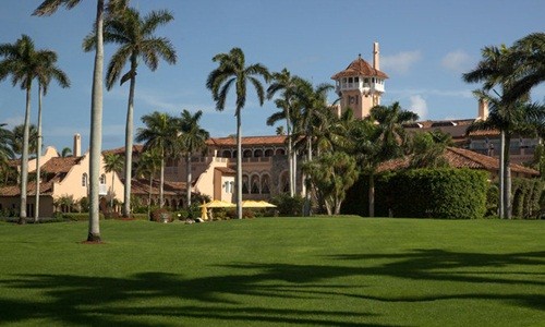 Bữa tiệc mừng năm mới tại 'Nhà Trắng mùa đông' của Trump ảnh 1