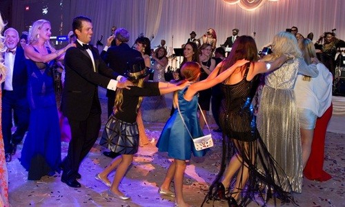 Bữa tiệc mừng năm mới tại 'Nhà Trắng mùa đông' của Trump ảnh 2