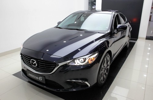 Mazda6 2017 giá từ 975 triệu - thêm khó khăn với Camry và Accord ảnh 2