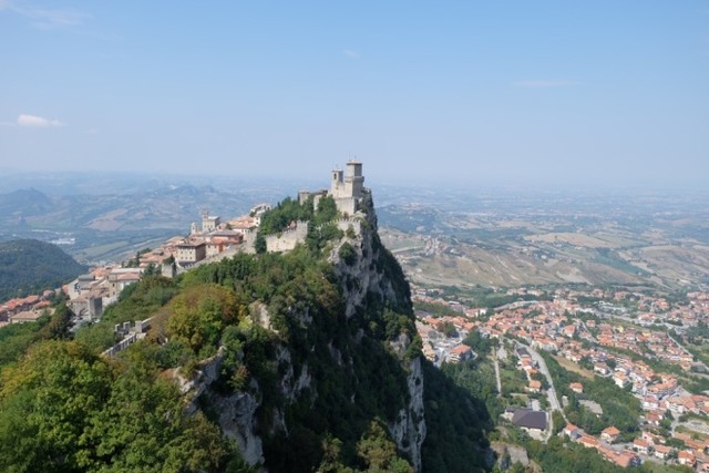 Không chỉ Vatican, vẫn còn một đất nước tí hon nữa nằm trong lòng Italy  ảnh 3
