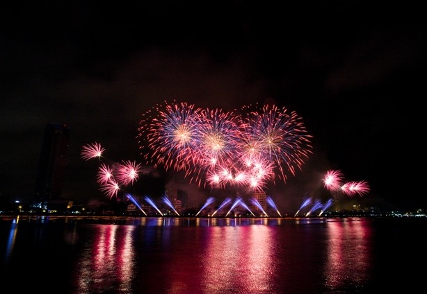 Festival pháo hoa quốc tế Đà Nẵng 2017 sẽ có 5 đêm bắn mang tên Hỏa - Thổ - Kim - Thủy - Mộc ảnh 2