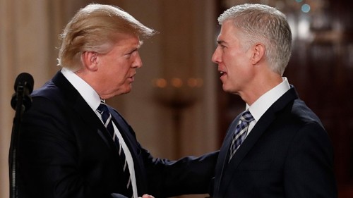 Tổng thống Mỹ Donald Trump có thể lĩnh đòn vì công kích thẩm phán chặn sắc lệnh ảnh 1