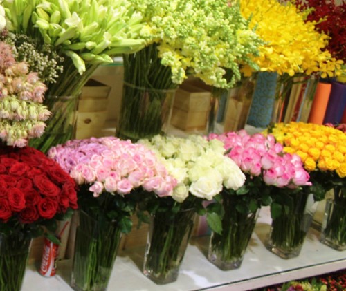 Hoa hồng 'tươi mãi mãi' gần triệu đồng một bông ảnh 1