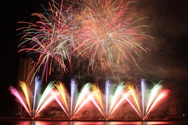 Hé lộ những bất ngờ có một không hai tại Lễ hội pháo hoa quốc tế Đà Nẵng 2017 ảnh 4