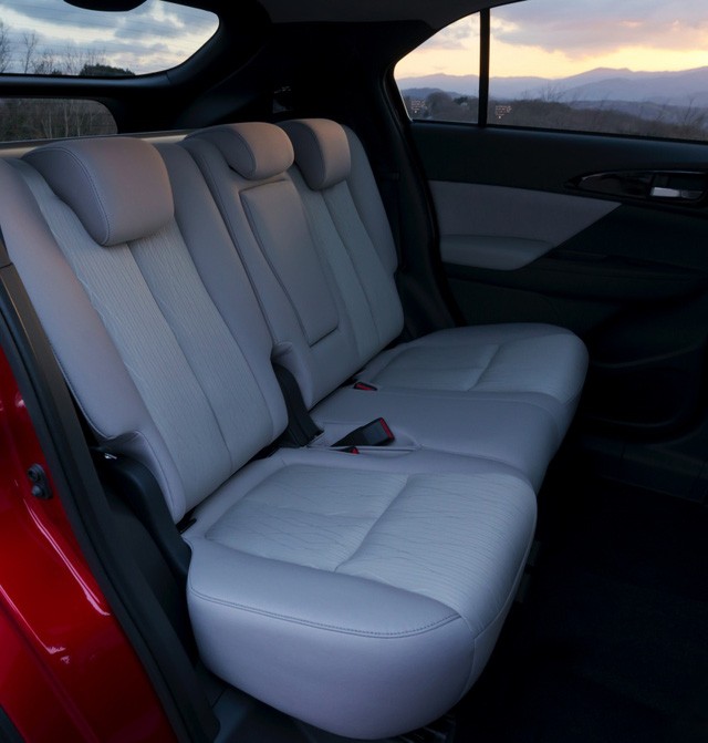 Mitsubishi Eclipse Cross - đàn em Outlander lộ diện ảnh 9