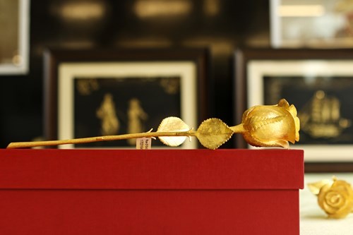 Săn hồng đúc bằng 50 chỉ vàng làm quà tặng dịp 8/3 ảnh 9 Săn hồng đúc bằng 50 chỉ vàng làm quà tặng dịp 8/3 ảnh 9