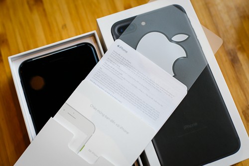 Smartphone cao cấp giảm giá hàng triệu đồng ảnh 1