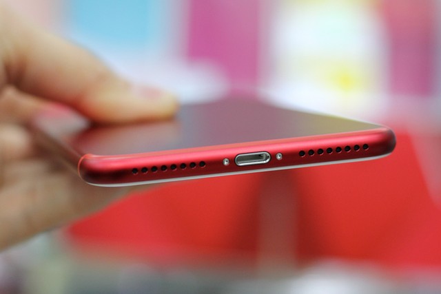 iPhone 7 Plus màu đỏ đầu tiên về Việt Nam ảnh 3