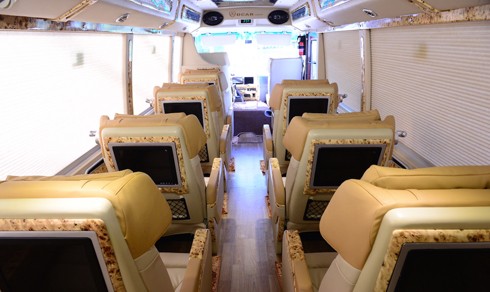 Xe khách độ 12 chỗ giá 2 tỷ độc nhất Việt Nam ảnh 3