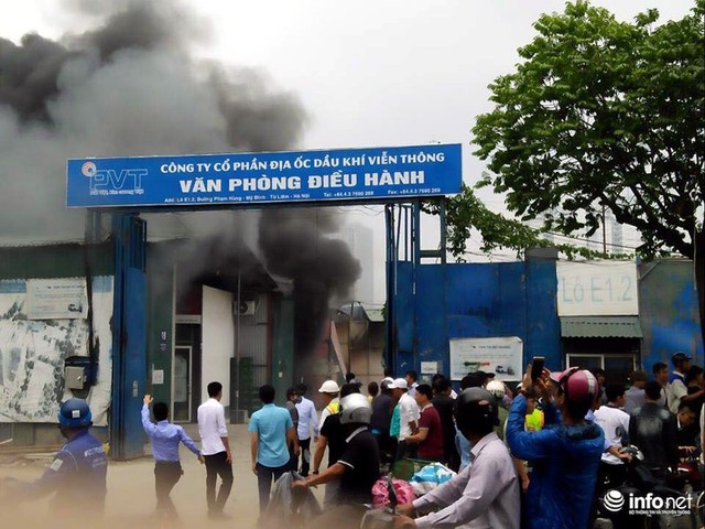 Hà Nội: Cháy lớn trên đường Phạm Hùng, khói bốc cao hàng trăm mét ảnh 8