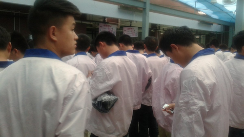 Bên trong nhà máy Apple qua lời kể một sinh viên làm thêm ảnh 1