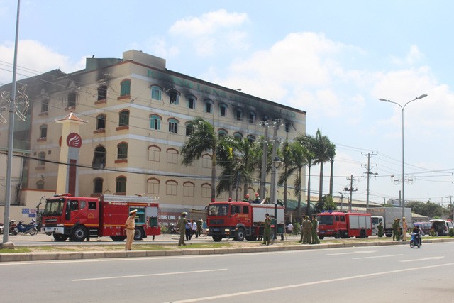 Công ty may tại Cần Thơ bất ngờ bùng cháy trở lại ảnh 2
