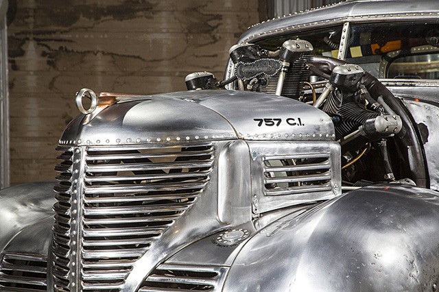 Chiếc bán tải độc đáo sử dụng động cơ 7 xy-lanh ảnh 13