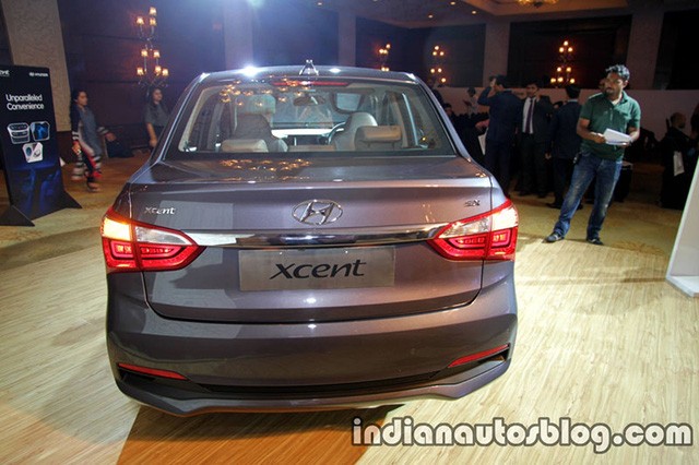 Hyundai i10 sedan thay động cơ ảnh 5