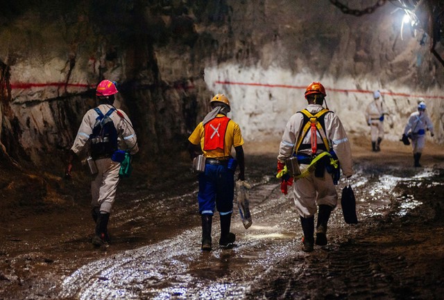 63 triệu ounce vàng ở Nam Phi đang được đào như thế nào ảnh 1