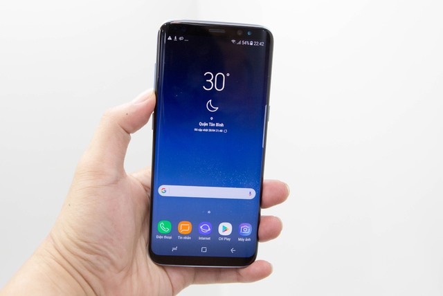 Mở hộp Samsung Galaxy S8 chính hãng tại Việt Nam ảnh 1