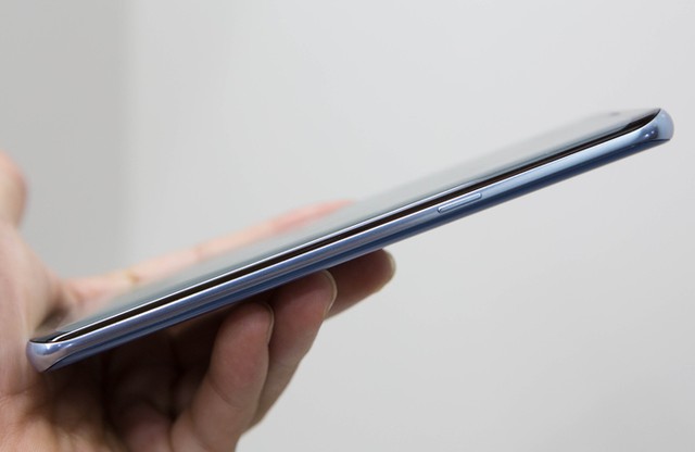 Mở hộp Samsung Galaxy S8 chính hãng tại Việt Nam ảnh 7