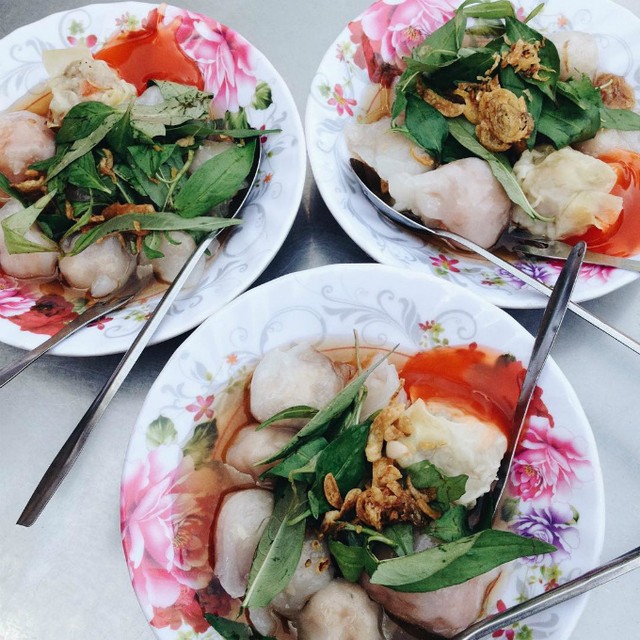 Bát bánh canh hơn 200.000 đồng 'huyền thoại' ở Sài Gòn ảnh 11