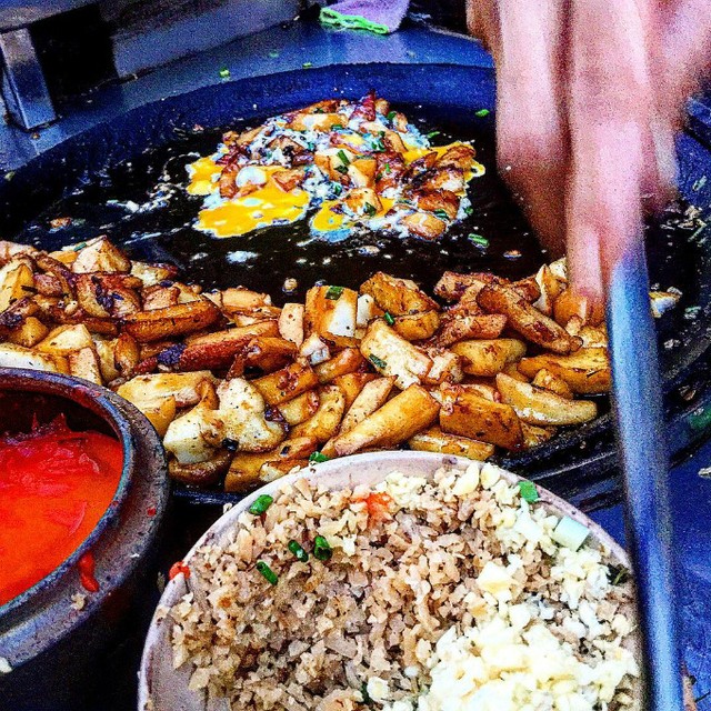 Bát bánh canh hơn 200.000 đồng 'huyền thoại' ở Sài Gòn ảnh 4