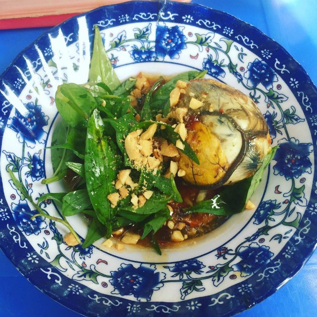 Bát bánh canh hơn 200.000 đồng 'huyền thoại' ở Sài Gòn ảnh 8