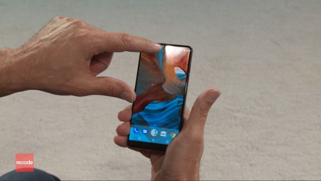 Ảnh thực tế 'kẻ hủy diệt iPhone' của cha đẻ Android ảnh 3